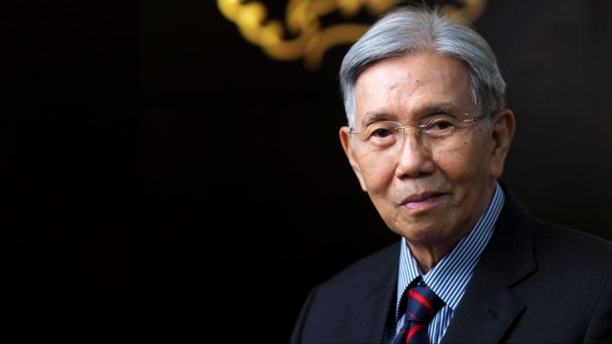 Kwik Kian Gie: A Respected Economist and Political Figure