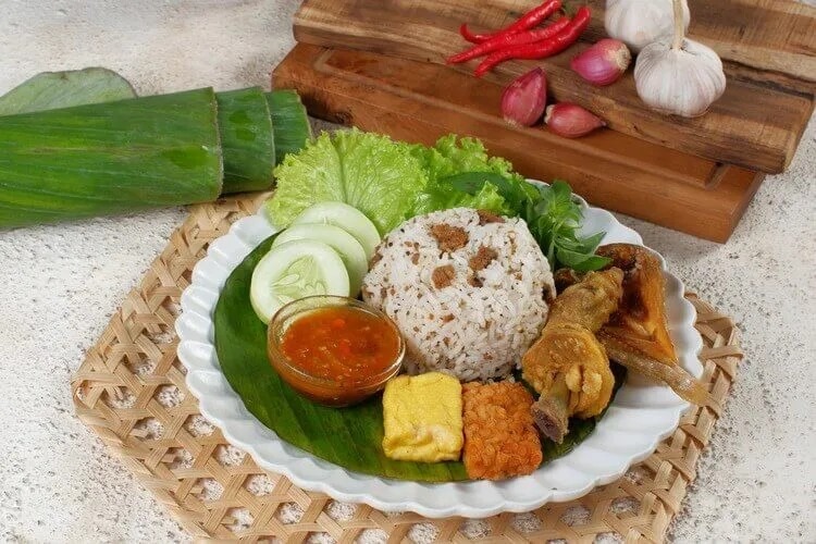 nasi-tutug-oncom-pedas-kenikmatan-khas-sunda