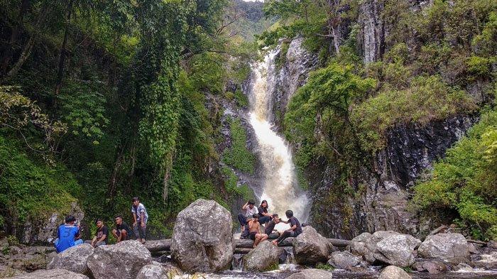 Air Terjun Siringoringo