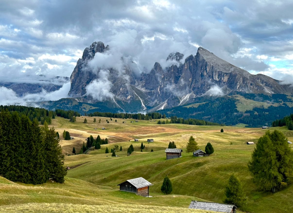 Menjelajahi Dolomites Italy, Surga Alpen dengan Panorama Tak Tertandingi 3 Desa-Desa Cantik yang Menawan