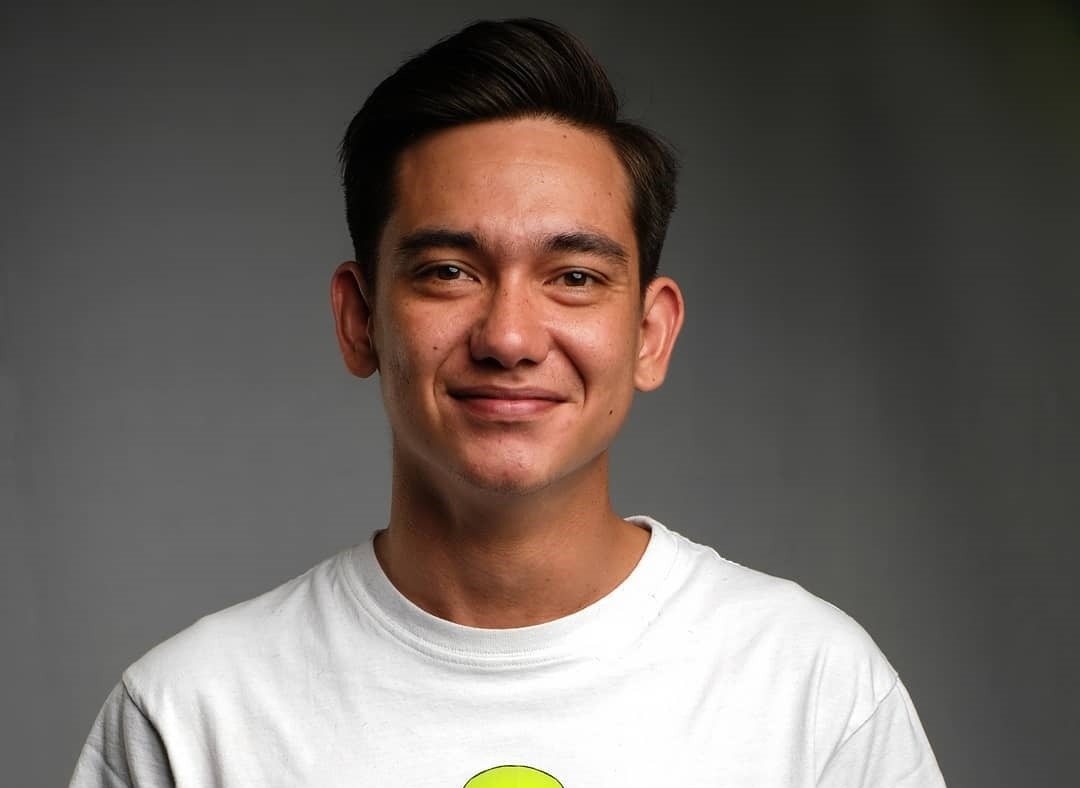 Adipati Dolken: Bintang Muda dengan Pesona yang Memikat 1 Adipati Dolken