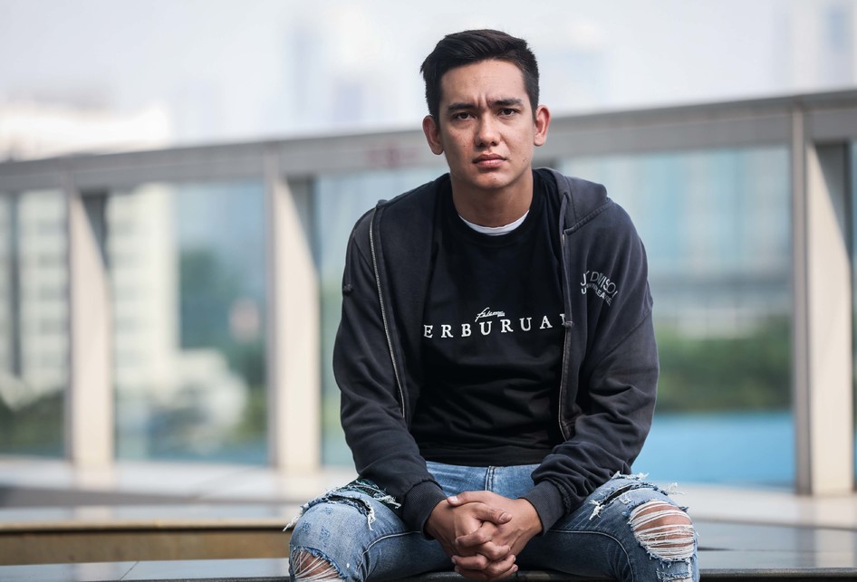 Adipati Dolken: Bintang Muda dengan Pesona yang Memikat 2 Adipati Dolken