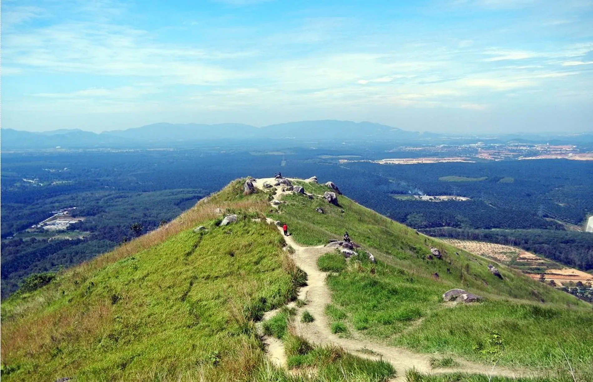 keindahan Broga Hill