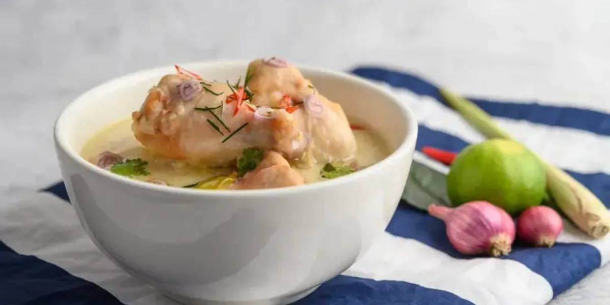 Opor Ayam Kuah Putih