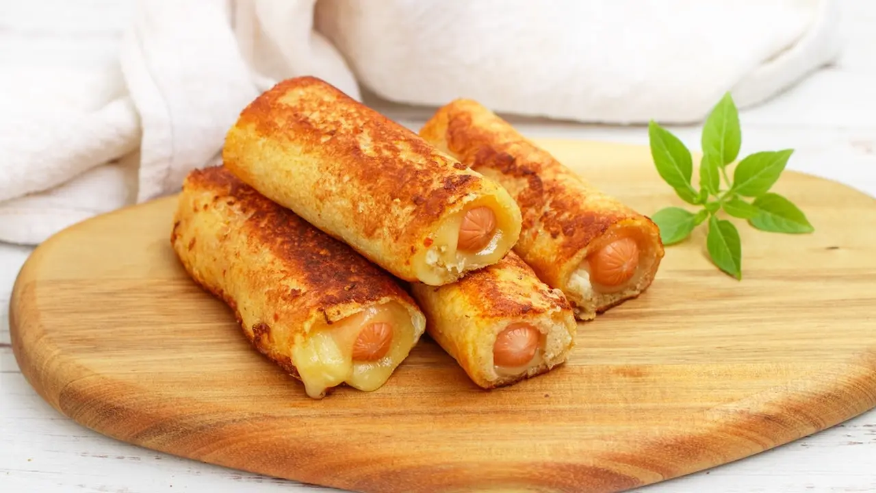 Roti Tawar Gulung Sosis