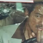 Simak review Escape from Mogadishu, film aksi Korea yang mengangkat kisah nyata mencekam di Somalia. Ketegangan luar biasa dengan bumbu kemanusiaan yang dalam.