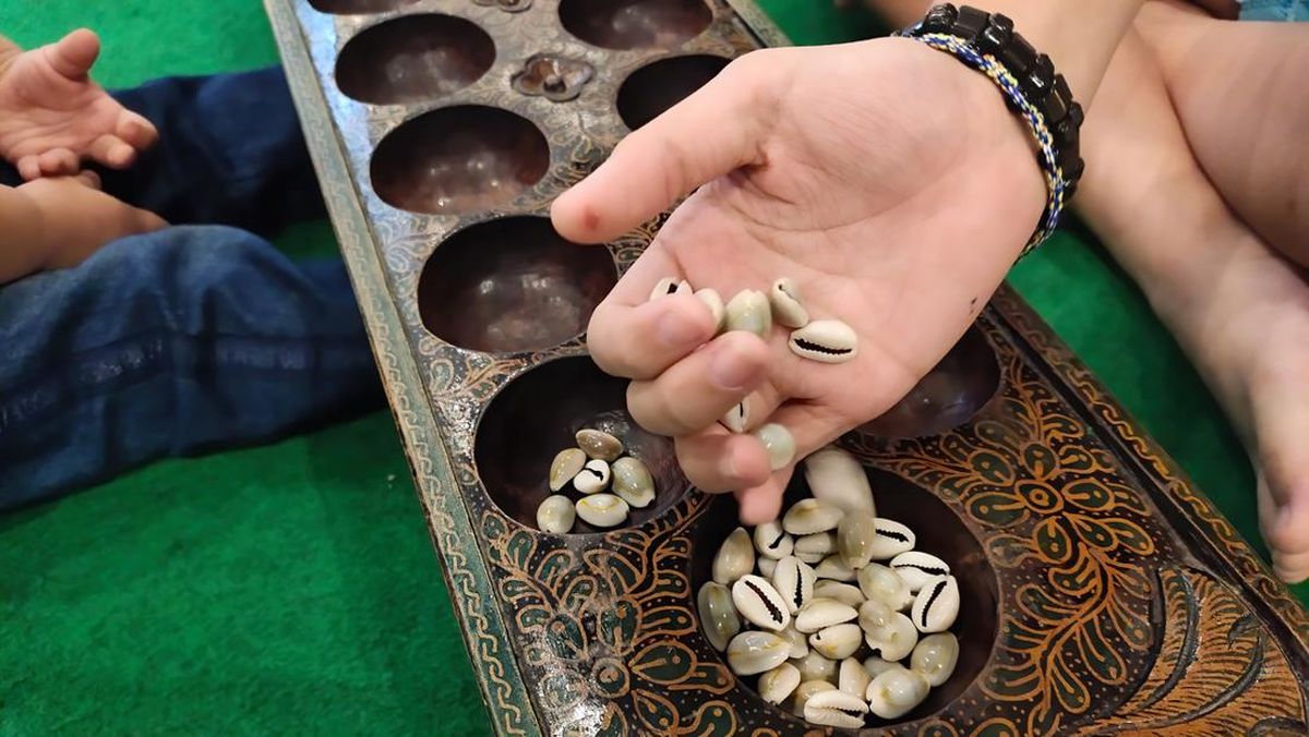 vLebih dari Sekadar Permainan Tradisional