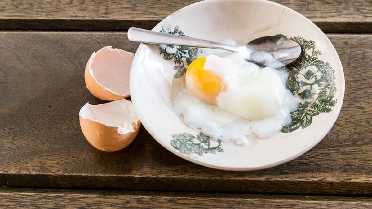 Risiko Makan Telur Setengah Matang