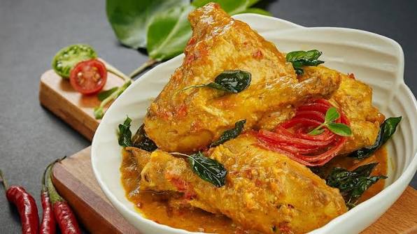 Ayam Woku Manado yang Selalu Menggugah Selera dan Menghangatkan Suasana 1 Ayam Woku Manado