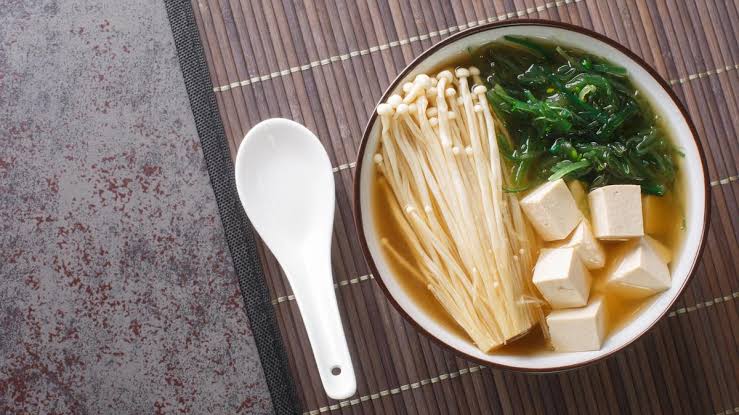 Sup Enoki Tahu Bening, Sajian Hangat yang Sederhana tetapi Bikin Hati Nyaman 3 Sup Enoki Tahu Bening